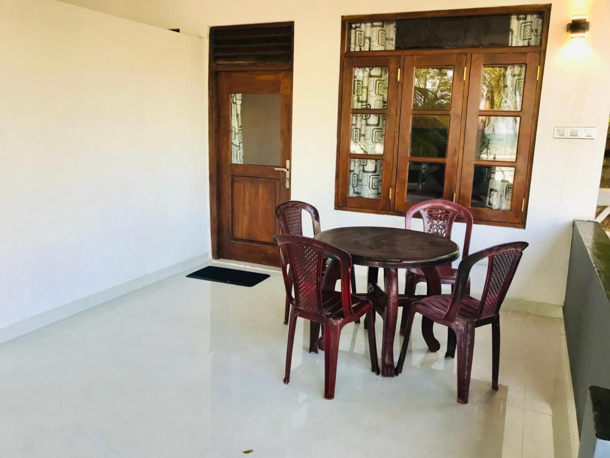 Beach Bungalow Yala Kirinda  Buitenkant foto